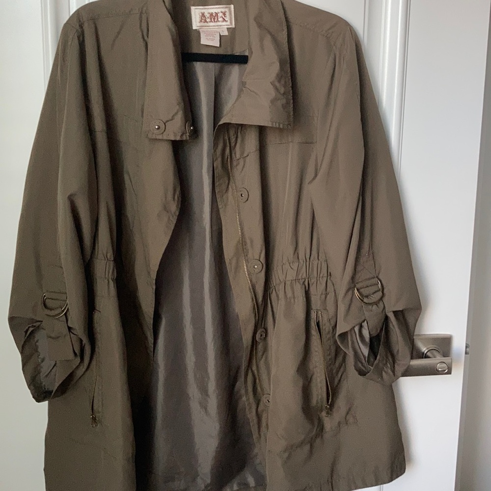Lightweight anorak